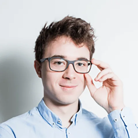 Meet our team - 爱游戏