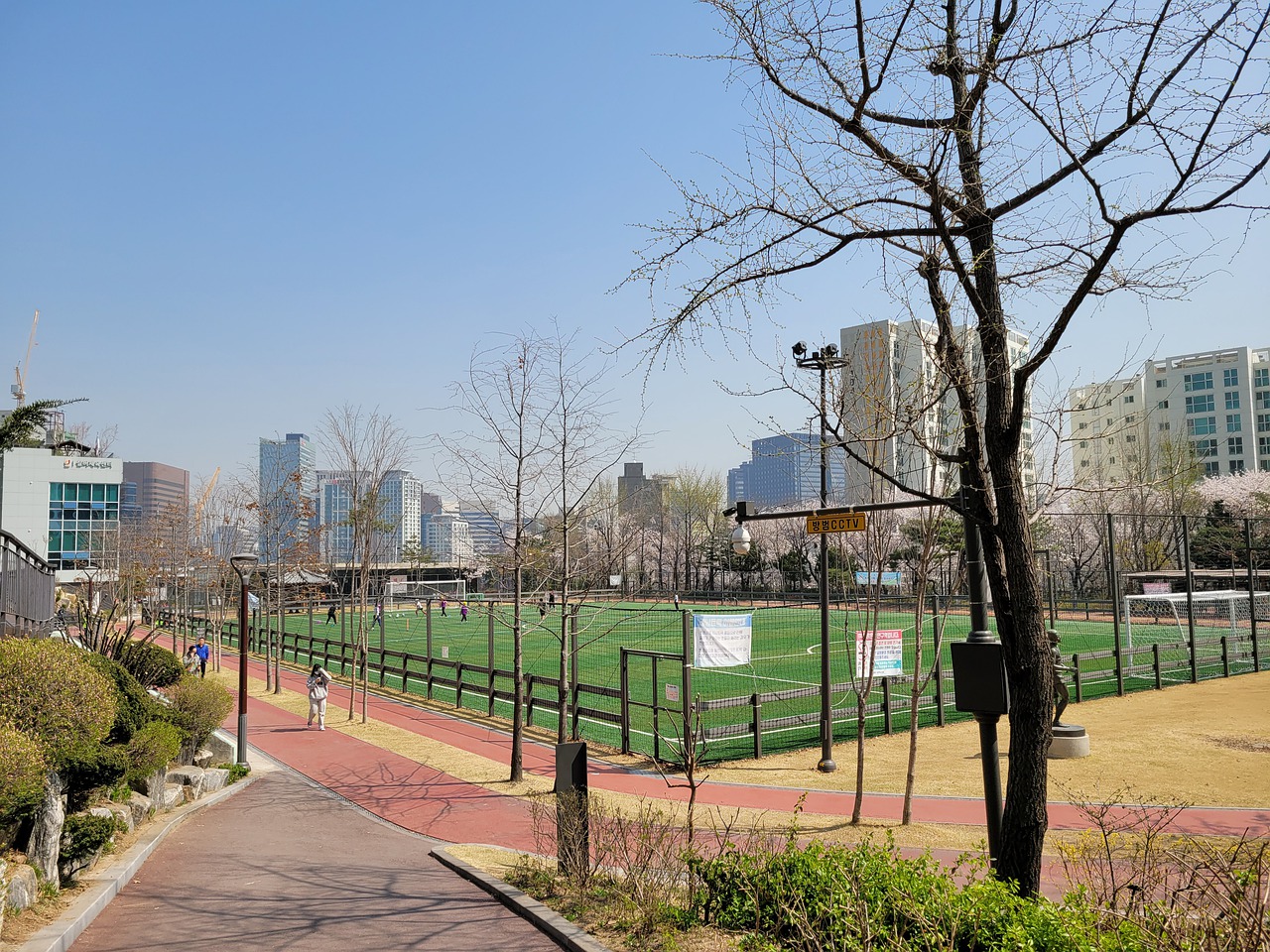 了对手防守 了对手防守